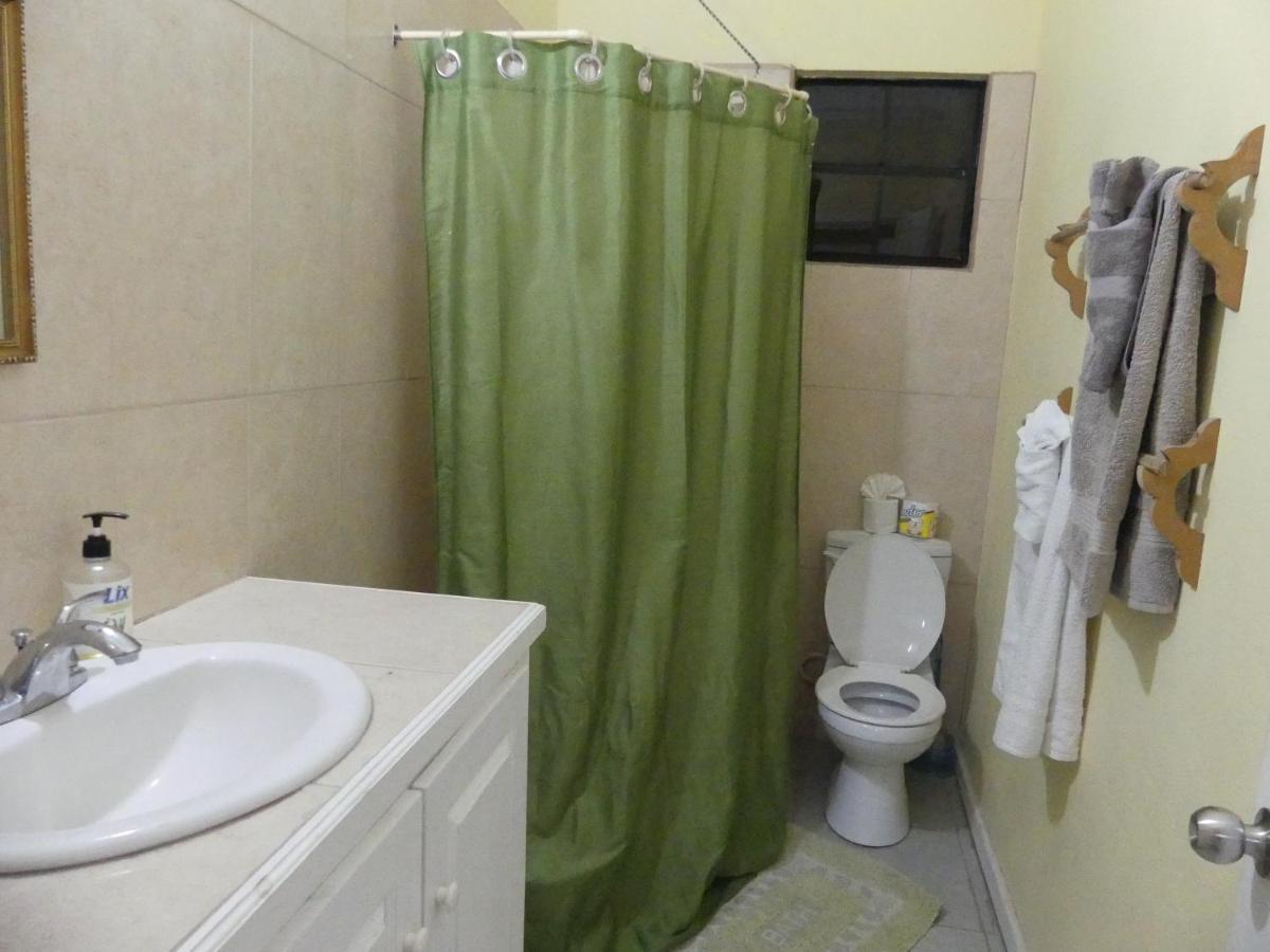 Southern Haven Guesthouse Laborie Extérieur photo