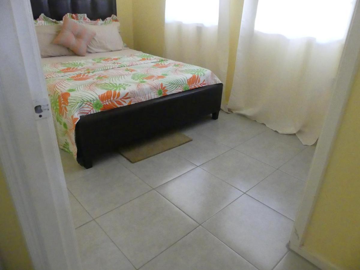 Southern Haven Guesthouse Laborie Extérieur photo